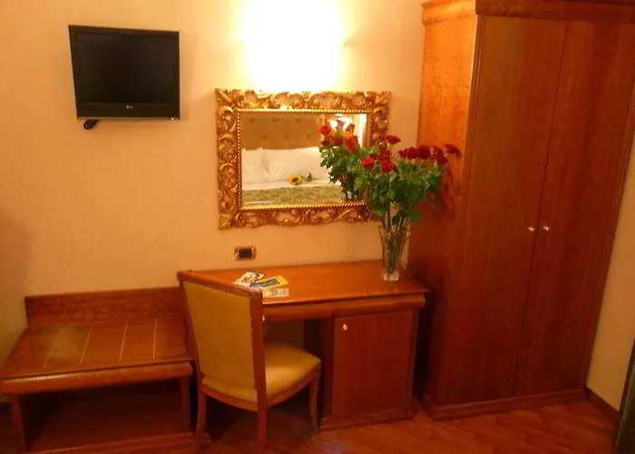 Serena Srl מלון 3*