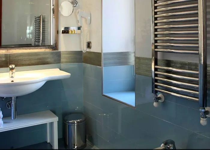 Serena Srl 3* רומא